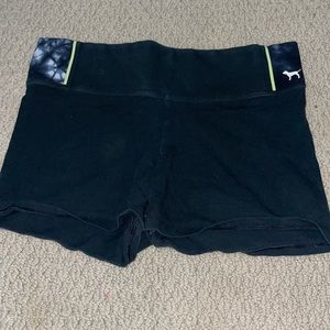 PINK YOGA BLACK SHORTS SIZE LARGE